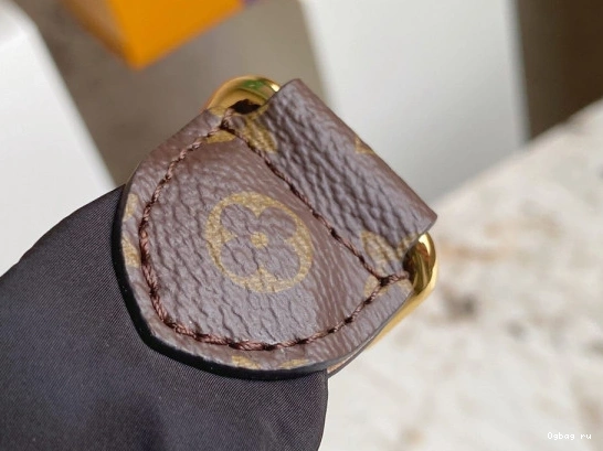 VUITTON BUMBAG MAXI LOUIS 0714